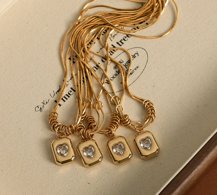 Vintage Heart Pendant Necklace – Gold Tone