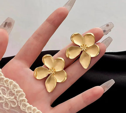 Vintage Gold Plated Metal Flower Stud Earrings for Women
