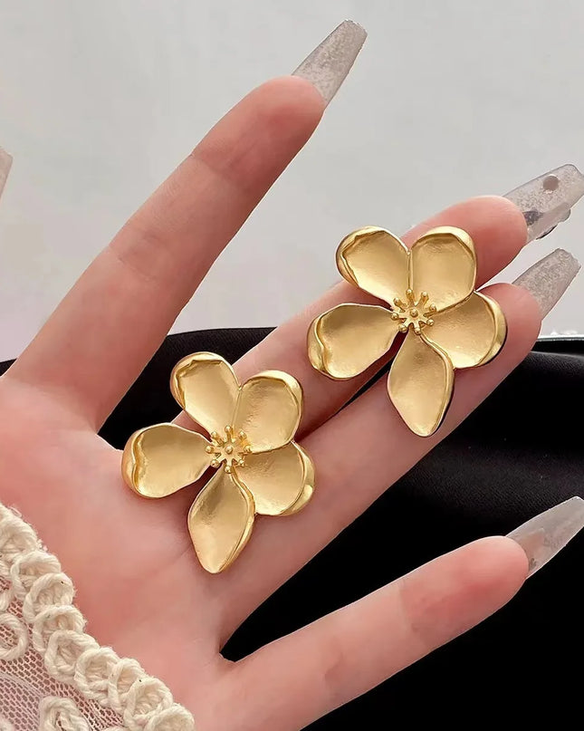Vintage Gold Plated Metal Flower Stud Earrings for Women