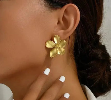 Vintage Gold Plated Metal Flower Stud Earrings for Women