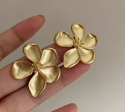 Vintage Gold Plated Metal Flower Stud Earrings for Women