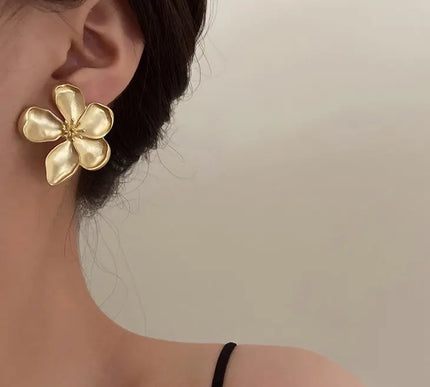 Vintage Gold Plated Metal Flower Stud Earrings for Women