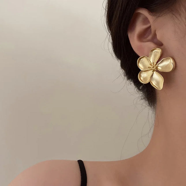 Vintage Gold Plated Metal Flower Stud Earrings for Women