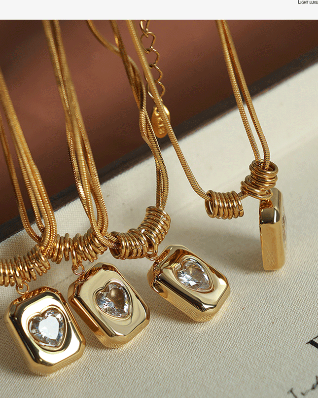 Vintage Heart Pendant Necklace – Gold Tone